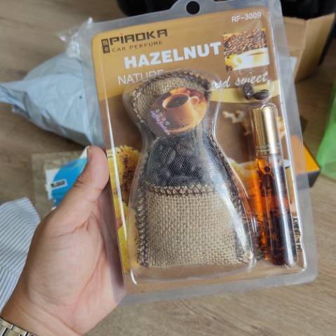 Giao hàng nhanh, đóng gói chắc chắn. Cafe thơm tgian ngắn. Xịt thêm tinh dầu vào nồng mùi cafe luôn