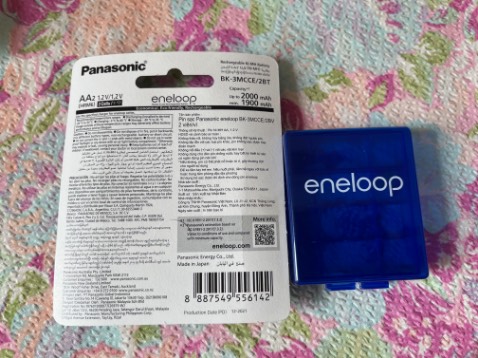 Sản phẩm đóng gói cẩn thận được tặng kèm hộp nhựa đựng pin