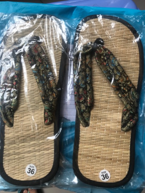 Giao hàng không đúng sản phẩm, đặt dép quai ngang mà giao dép quai kẹp. Giờ tôi muốn trả hàng ngay.