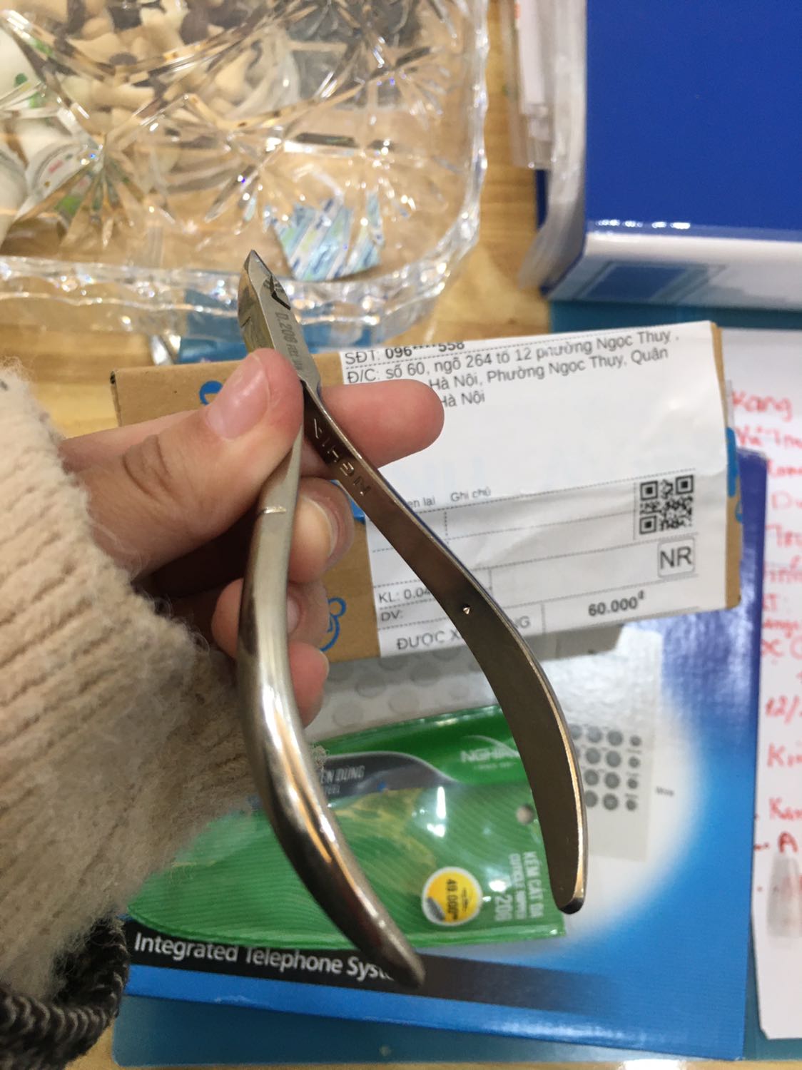 ko có càng chống , những dùng vẫn ok , ship nhanh đóng gói chắc chắn