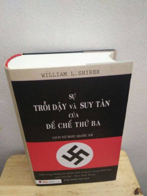Sách quá đồ sộ, nội dung không phải bàn cãi. Dịch giả đã rất tâm huyết để dịch cuốn sách này. Bìa sách cứng cáp và rất đẹp. Mình mua được với giá sale nên rất thích. Mọi người nên mua để đọc.
