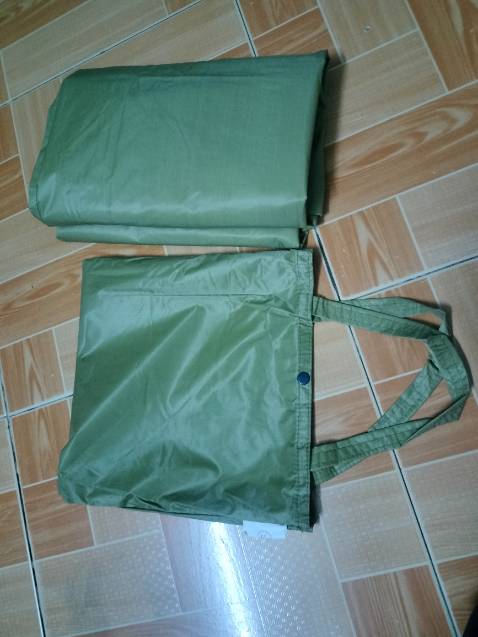 Áo mưa vải dù rất dày, đẹp, khuyên mọi người nên mua