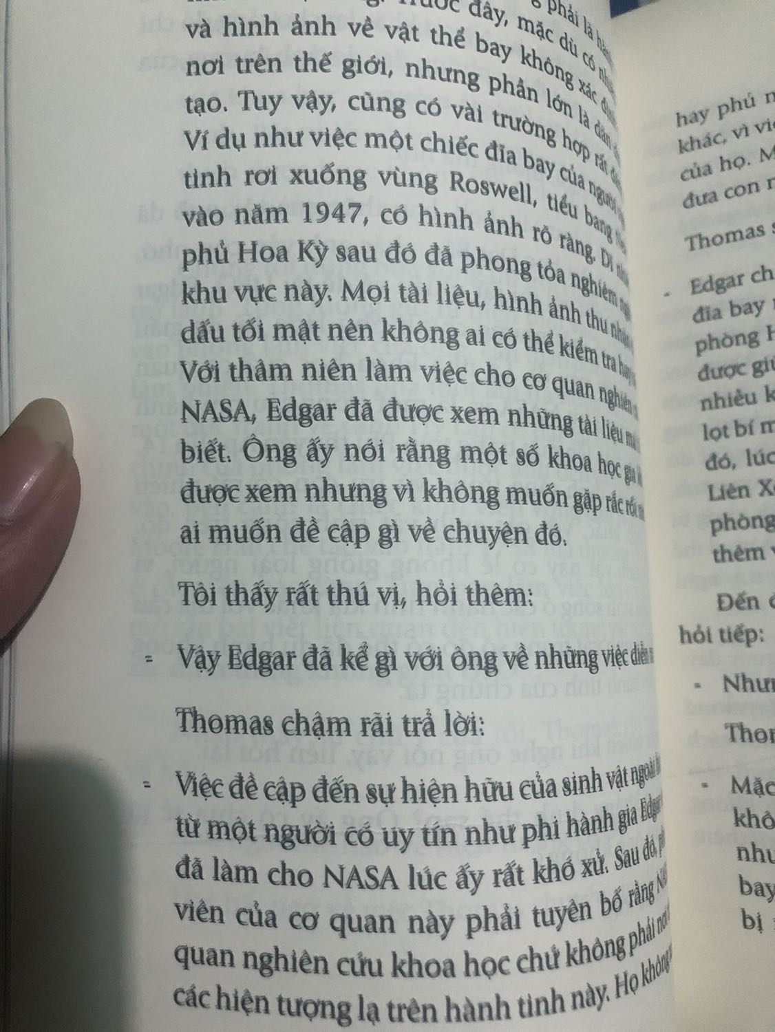 Sách rất nhiều lỗi như in chữ lỗi và thiếu rất nhiều trang sách. Nhắn lên hỗ trợ hoàn trả thì đòi phải có item mã giao hàng video khi mở hàng . Tại mình bận nên nhờ người nhà nhận giùm với lại khi mình đọc mình mới thấy sách giao nt. Thế là tốn tiền mà còn chịu thiệt