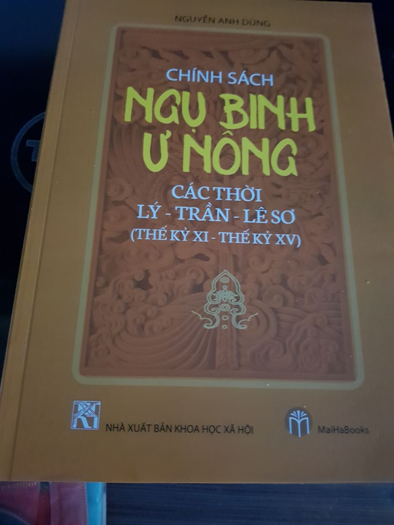 có nhiều tư liệu quý...