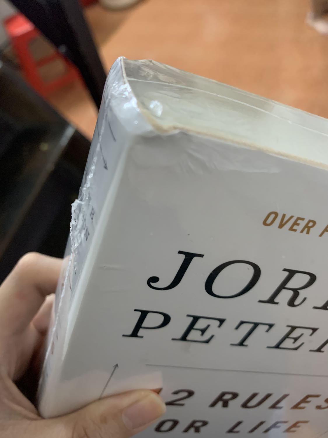 Tiki giao nhanh, tài xế hỗ trợ. Tuy nhiên Fahasa giao cho mình sách bị móp gốc một tẹo :( còn lại đều okela. 
Sách hay, khỏi bàn cãi ạ.