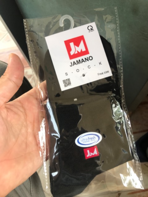 Nói chung là ok. Mềm, ko mỏng mà cũng ko dày quá. Đeo vào cảm giác nhẹ nhàng. Giá niêm yết 35k. Mình mua tính ra 25k/đôi kể cả tiền ship.