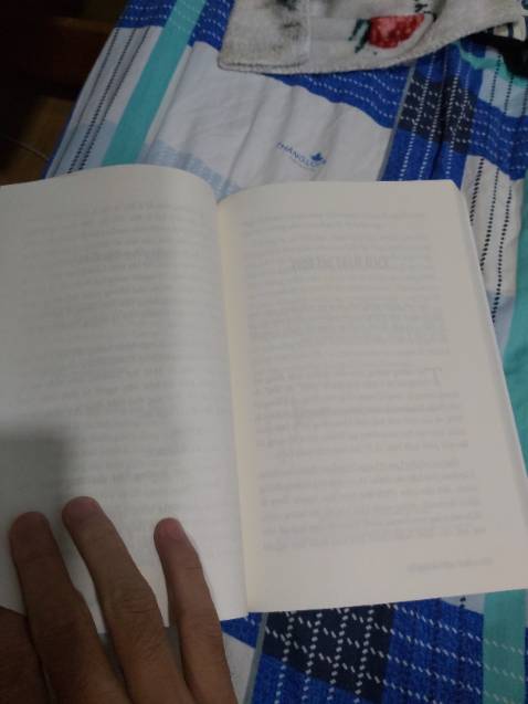 Sách bị lỗi chính tả khá nhiều và mất 1 vài trang (từ trang 145-152). Hi vọng nhận đc phản hồi của shop để giải quyết vấn đề này