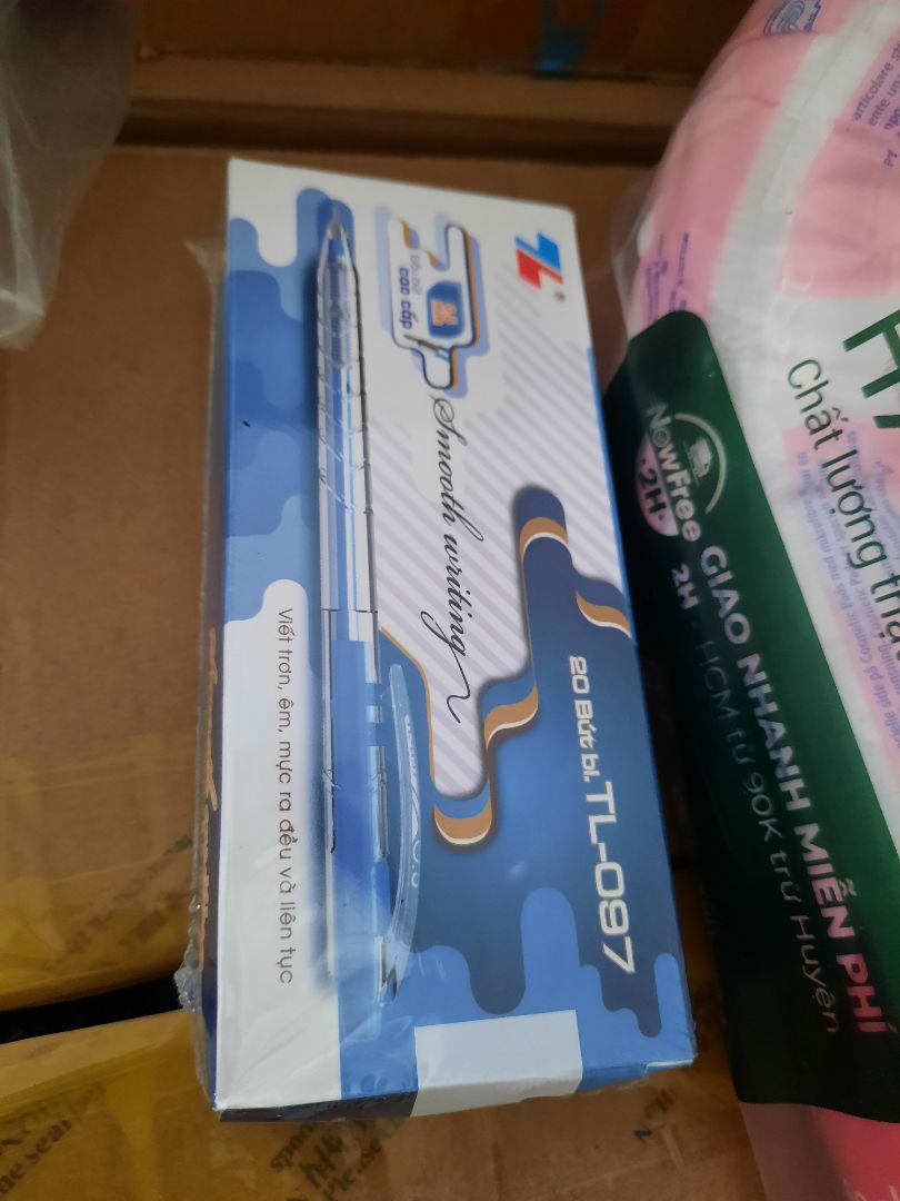 Bút bi Thiên Long viết khá tốt, giá lại đang được sale, tiki giao hàng nhanh nữa ???
