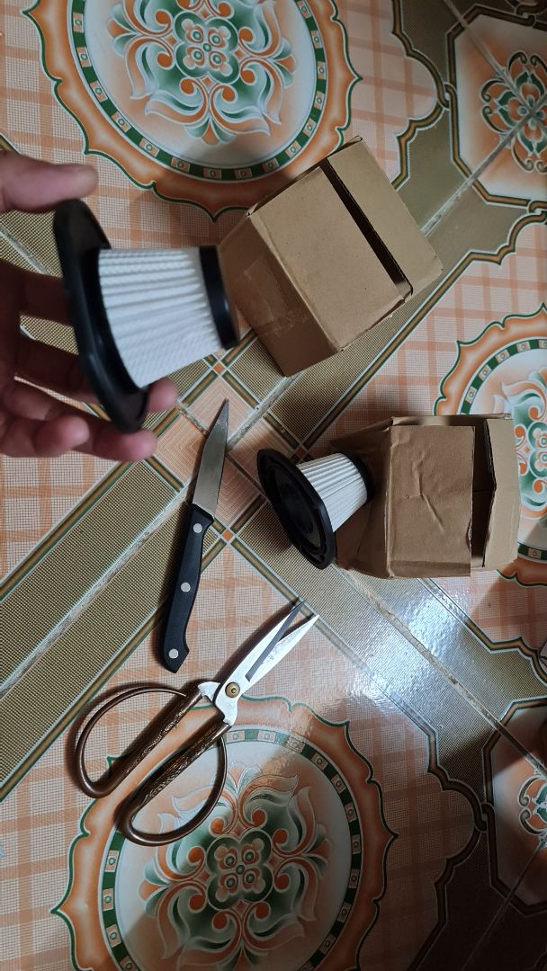 Mua máy được tặng kèm 1 đầu lọc bụi, và đặt mua thêm 1 đầu lọc nữa. Đóng gói khá cẩn thận, sản phẩm giống y như đầu lọc theo máy. Hài lòng về đơn hàng này.
Cảm ơn shop và TiKi !