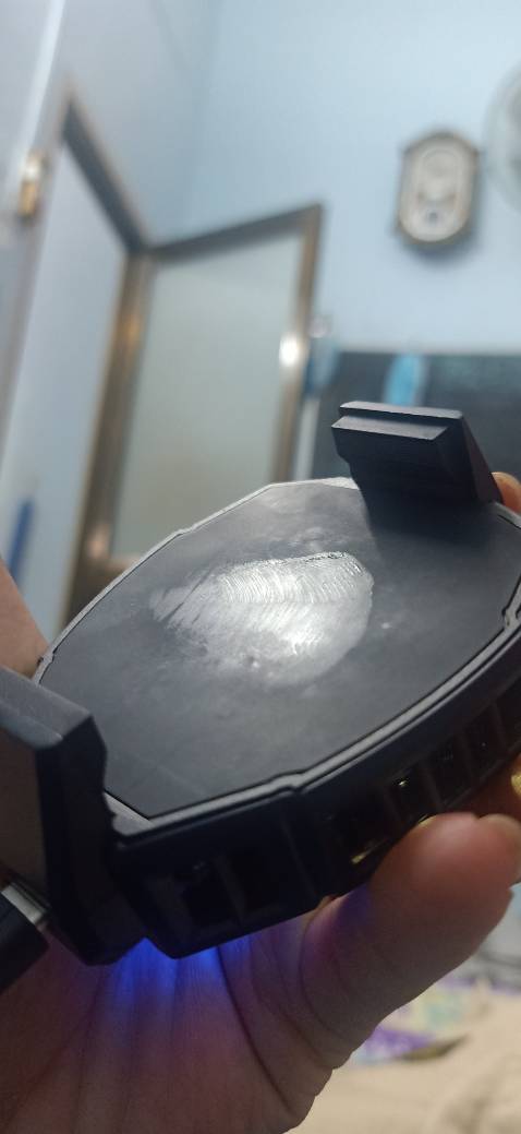 Nói chung tản nhiệt là có, mức tản nhiệt chỉ từ trung bình đến khá, từ 40 độ xuống còn 29,5 độ trong điều kiện không điều hòa, không ồn, cái báo nhiệt thì nó báo ở mặt kim loại và đương nhiên cần time để đánh giá thêm. Nói chung tản nhiệt là có, mức tản nhiệt chỉ từ trung bình đến khá, từ 40 độ xuống còn 29,5 độ trong điều kiện không điều hòa, không ồn, cái báo nhiệt thì nó báo ở mặt kim loại và đương nhiên cần time để đánh giá thêm.