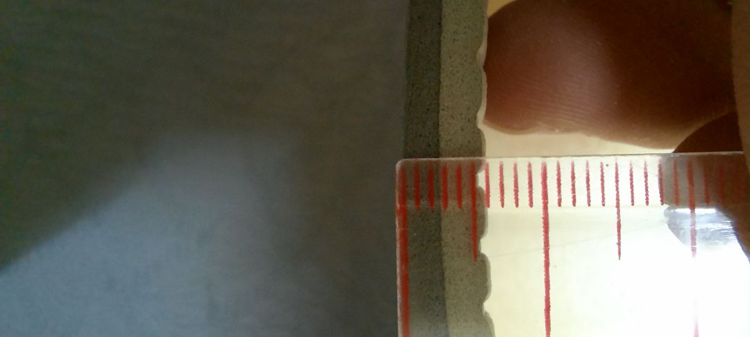 Giao hàng siêu nhanh, đặt hôm qua, nay đã có hàng.
Đóng gói chắc chắn.
Giao đúng màu, đầy đủ phụ kiện.
Như mô tả, dày dặn, độ đàn hồi tốt, không bị lún, dày đúng 6mm.
Độ bám tốt, không thể bị xê dịch mặc dù mình cố gắng làm các động tác tạo sự xê dịch lớn. Mặt dưới có các đg vân như lốp xe tạo ma sát lớn. Bám tuyệt đối. 
Không có mùi cao su, bề mặt tạo hoa văn nổi rất đẹp, một phần tăng độ bám luôn.
Sản phẩm không bong keo, không bị thủng.
Hoàn hảo trong tầm giá! 
Điểm trừ rất nhỏ: Sản phẩm bị lỗi một phần  nhỏ ở mép khiến độ hoàn hảo giảm một chút. Nhưng không ảnh hưởng gì. Mình không muốn đổi. Tội shop. Cái này lỗi do nhà sx.
9,5 sao cho shop! Mọi người nên mua nhá!