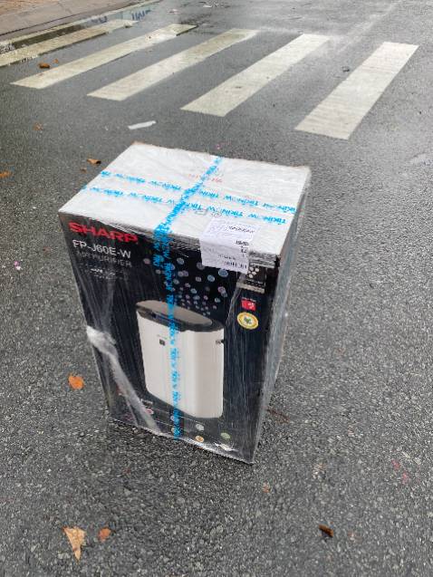 Nhân viên giao hàng thân thiện.
TIKI nên góp hàng cẩn thận hơn. Thêm nhiều lớp nilon
Khi nhận hàng lớp nilon gần như rách trầy tới hộp đựng sản phẩm
Sản phẩm hiện xài oki Nhân viên giao hàng thân thiện.
TIKI nên góp hàng cẩn thận hơn. Thêm nhiều lớp nilon
Khi nhận hàng lớp nilon gần như rách trầy tới hộp đựng sản phẩm
Sản phẩm hiện xài oki