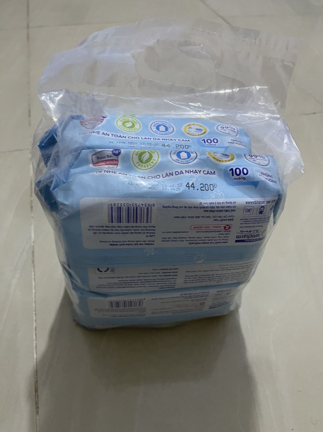 Giao hàng nhanh. Khăn quá chất lượng. Khăn ướt bobby thì khỏi phải bàn về chất lượng. Săn dc đợt sale nữa quá tuyệt vời.