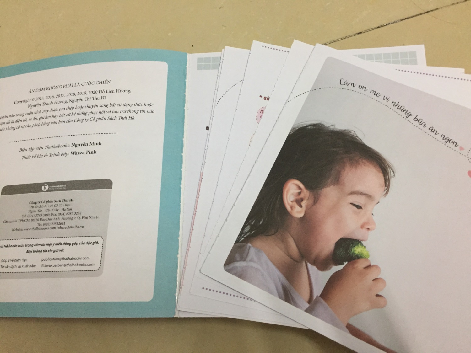 Sách mới mua về đã bị bung, rớt rất nhiều trang (do keo dán không tốt/ không có)
Chất lượng giấy rất tệ: giấy mỏng, xấu, không trắng, nham nhở vô số các vệt đen, bẩn
Đề nghị đổi trả loại tốt hơn!!!