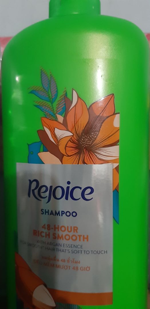 sp đúng quảng cáo chưa gội thử .còn quà tặng thì k sử dụng đc rất mong bên p&g và tiki cẩn thận hơn khi tặng quà và giao hàng cho khách hàng để k mất time của 2 bên.và phiền phức cho khách hàng .vù tin tưởng nên e k kiểm tra cho bình nước vào tủ lạnh bình nước bị bể dưới đáy bình chảy hết tủ lạnh còn quạt thì cảm thấy k mát.lần đầu trải nghiệm hơi tiếc