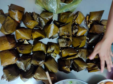 Bàn ủi dùng rất tốt, phun hơi rất tuyệt, quần áo ủi rất thẳng , thích hợp cho nhà có không gian chật, chỉ cần treo lên móc là ủi, rất thích luôn