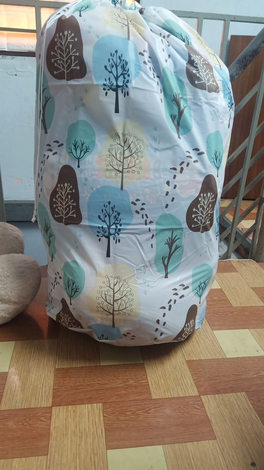 Túi to , chứa được rất nhiều đồ . Nên mua để đồ đạt gọn hơn nhé mọi người Túi to , chứa được rất nhiều đồ . Nên mua để đồ đạt gọn hơn nhé mọi người