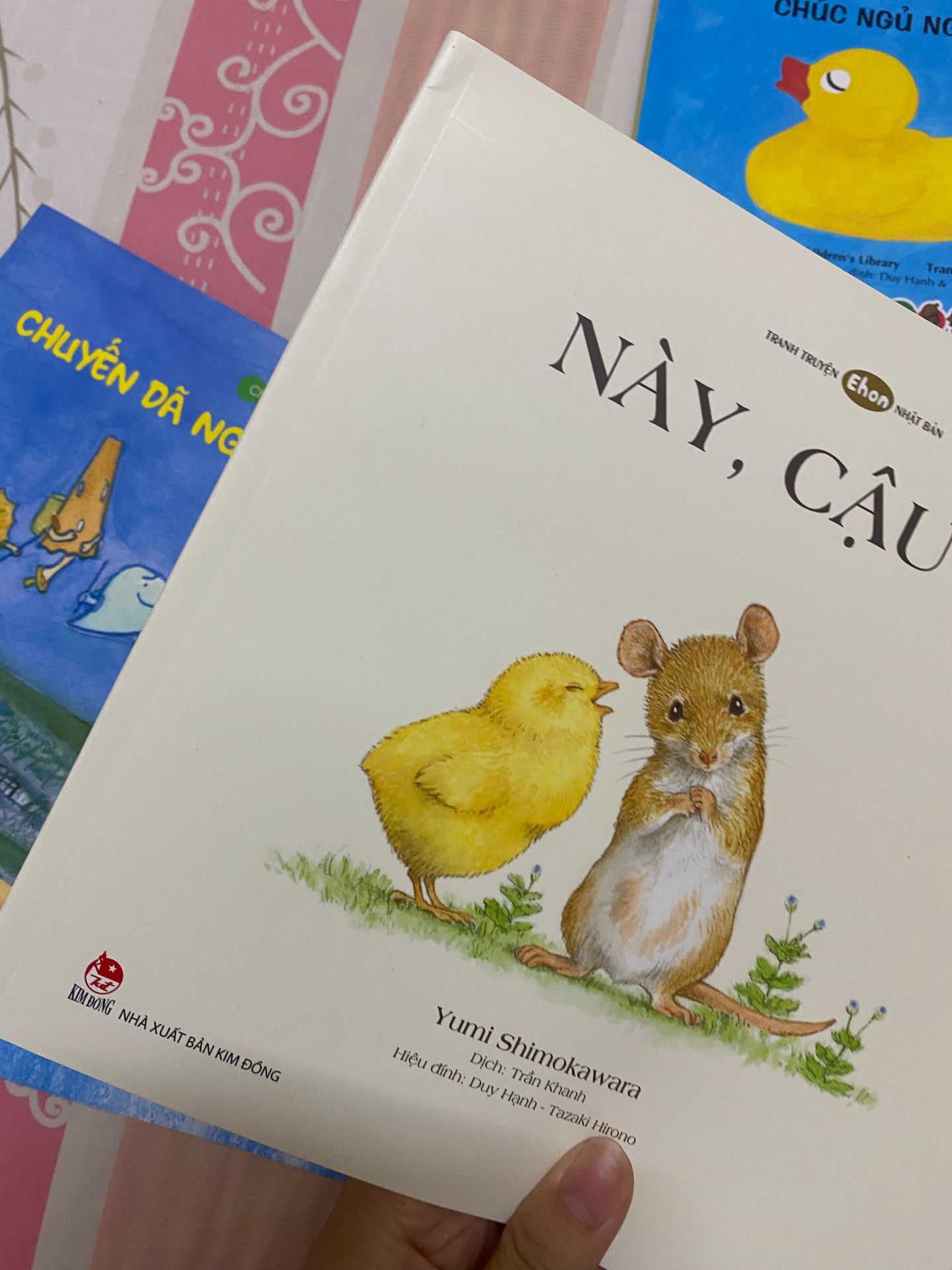 cuốn này mình đọc được bài trênnfb thấy rất cảm động nên cũng mua thử cho con 1 quyển