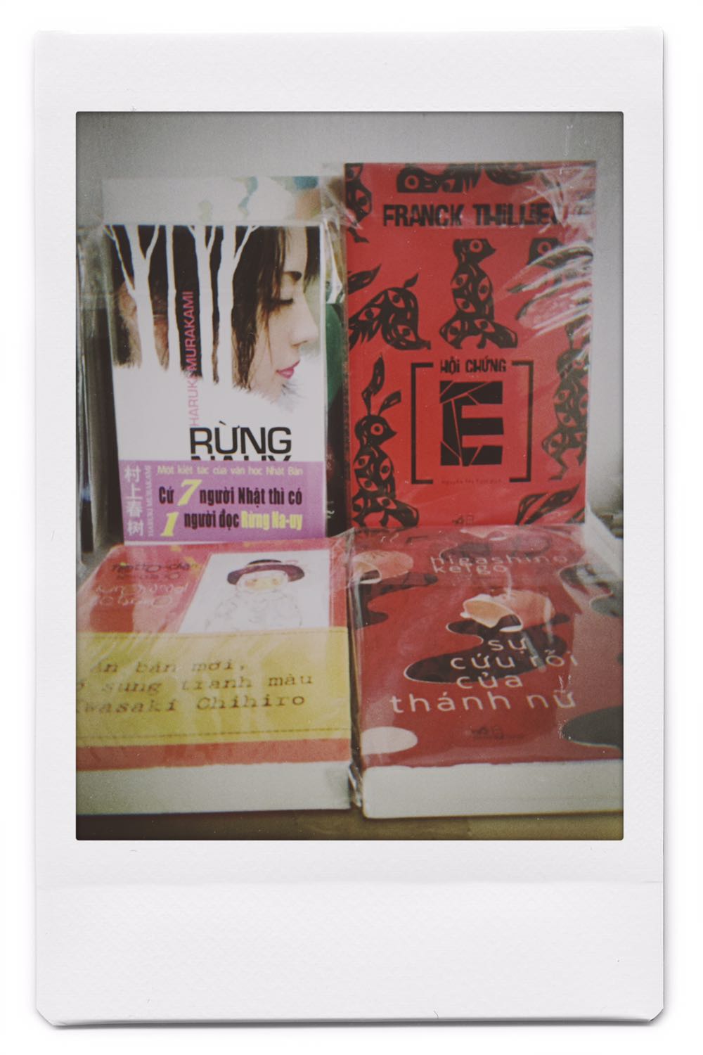 Giao hàng nhanh chóng, sản phẩm không bị rách móp. Shipper cũng nhanh nhẹn và lịch sự. Tôi xin cám ơn và sẽ đánh giá tốt.