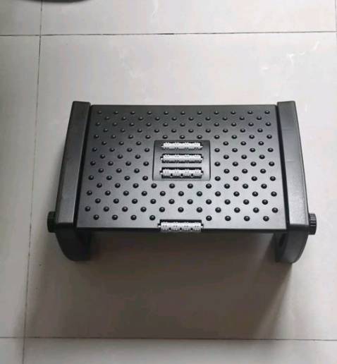 Sản phẩm chắc chắn, kiểu dáng thiết kế đẹp.đỡ mỏi chân hơn hẳn, ngồi làm việc rất thoải mái.shop tư vấn rất nhiệt tình. Sản phẩm chắc chắn, kiểu dáng thiết kế đẹp.đỡ mỏi chân hơn hẳn, ngồi làm việc rất thoải mái.shop tư vấn rất nhiệt tình.