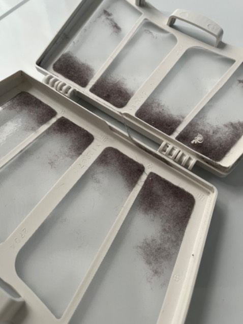 Máy hoạt động tốt, rất ok, quần áo khô cong, thơm hơn, với lọc được nhiều bụi lông từ quần áo, mới thử lần đầu mà thấy ok r mặc dù lúc hoạt động có hơi ồn tí nhưng so với giá cả bỏ ra thế thì đã rất hài lòng rồi. Nhân viên giao hàng nhanh, nhiệt tình.