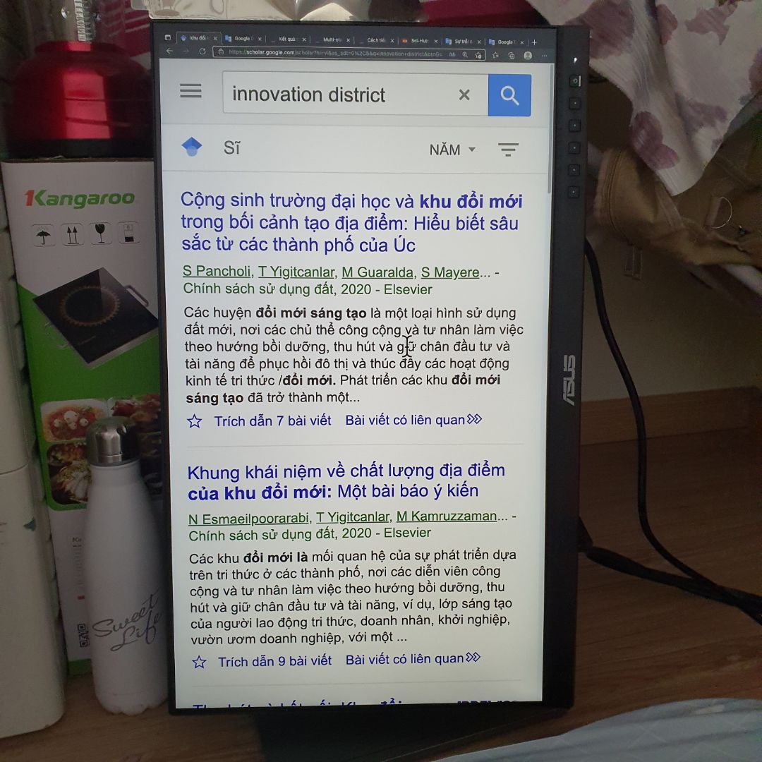 Mình thích nhất là xoay dọc màn hình để đọc tài liệu, có thể kết hợp nhiều màn hình để làm màn hình mở rộng riêng biệt rất tuyệt vời. Mình thích nhất là xoay dọc màn hình để đọc tài liệu, có thể kết hợp nhiều màn hình để làm màn hình mở rộng riêng biệt rất tuyệt vời.