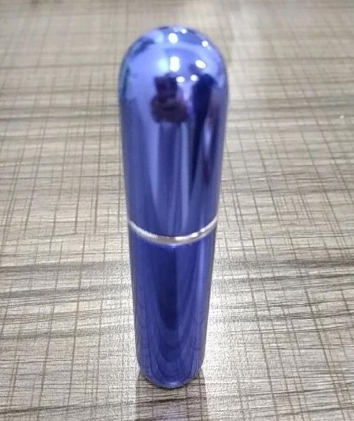 rất ưng ý,chai nhỏ nhỏ, xinh xăn dễ mang theo khi đi học,đi chơi với bạn bè,dễ chiết,mầu thì phải nói quá xịn xò số với giá.😍😍😍