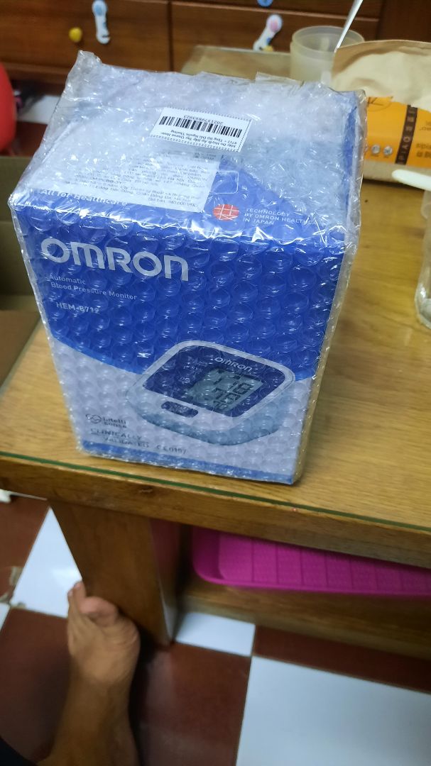 Giao hàng nhanh đầy đủ pin, dây sạc. Sử dụng tiện lợi