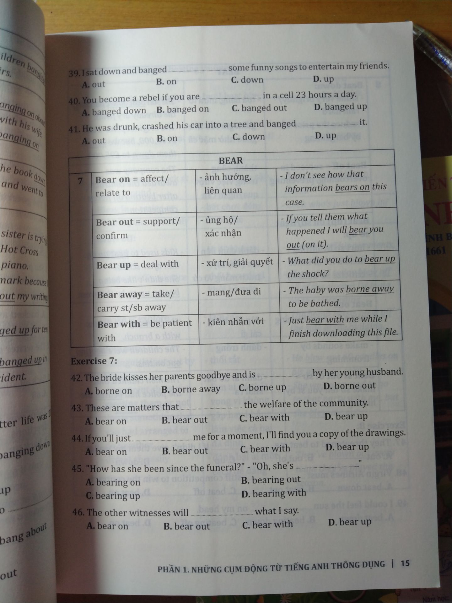 vì dịch nên giao hàng hơi lâu nhưng sách chất lượng, có bài tập minh hoạ mỗi phrasal verb, mình khá thích sách cô Trang Anh, mình đã sở hữu 5 cuốn của cô rồi. nội dung trình bày rõ ràng . ngoài ra cô còn live chữa bài ở *** and Youtube . chỗ nào không hiểu các bạn vào xem cô chữa bài là hiểu ngay.
đợt trước mình mua tiki gói tạm ổn, nhưng đơn này không biết sao khi mình nhận thì nhìn hơi sơ sài. không có bọc chống sốc hay gì luôn vì dịch nên giao hàng hơi lâu nhưng sách chất lượng, có bài tập minh hoạ mỗi phrasal verb, mình khá thích sách cô Trang Anh, mình đã sở hữu 5 cuốn của cô rồi. nội dung trình bày rõ ràng . ngoài ra cô còn live chữa bài ở *** and Youtube . chỗ nào không hiểu các bạn vào xem cô chữa bài là hiểu ngay.
đợt trước mình mua tiki gói tạm ổn, nhưng đơn này không biết sao khi mình nhận thì nhìn hơi sơ sài. không có bọc chống sốc hay gì luôn