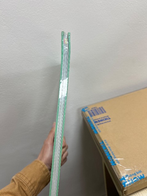 Sách chất lượng tốt. Mà bị cong ở góc nên cho 4 sao