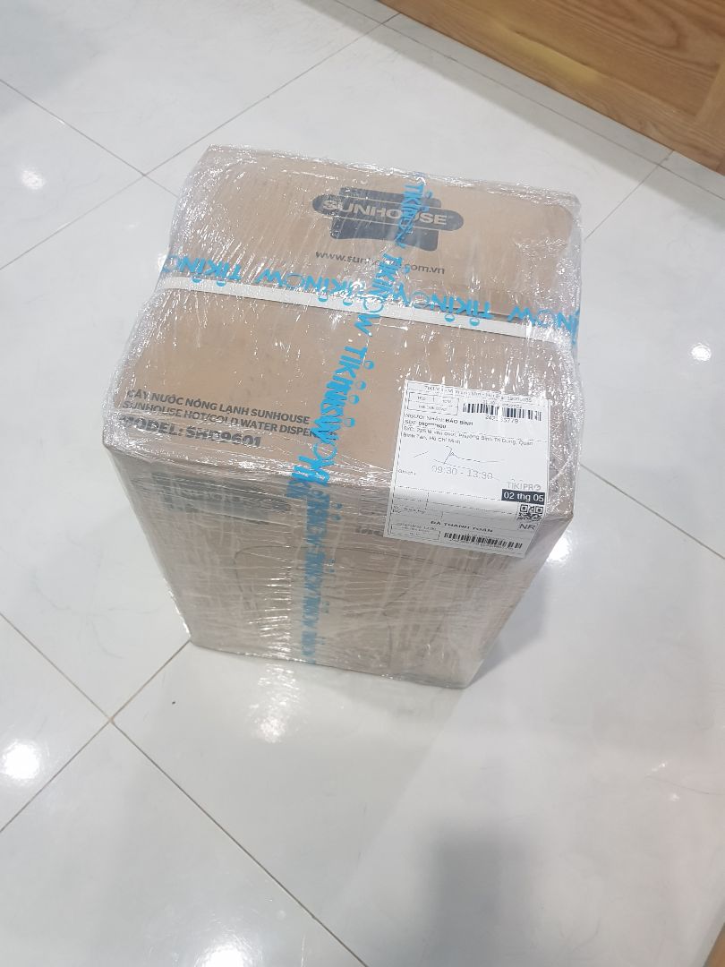 Khẩu đóng gói vận chuyển hàng ổn👍
Hiệu năng thì xem sét nhu cầu cá nhân của bn - máy hđộng cũng ổn thôi (tuy nhu cầu mỗi người ) ,chế độ nóng thì còn tạm được - chế lạnh thì thôi vậy cho đủ chức năng nóng lạnh chỉ mát mát như nước lọc bt có thể hơn ít .