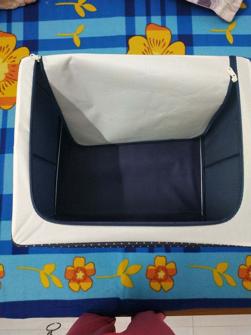 nhận túi cũng thấy hồi hộp lắm, sợ hàng bị vấn đề này nọ, mình yêu cầu nhân viên giao hàng gỡ từng túi một ra để kiểm tra, dựng túi. Dựng túi xong mới thấy yên tâm, túi đẹp, rất dễ thương, tuy nhiên thanh kim loại cũng còn hơi mảnh, chờ thời gian xem chất lượng thế nào. thêm một lần nữa yên tâm về tiki