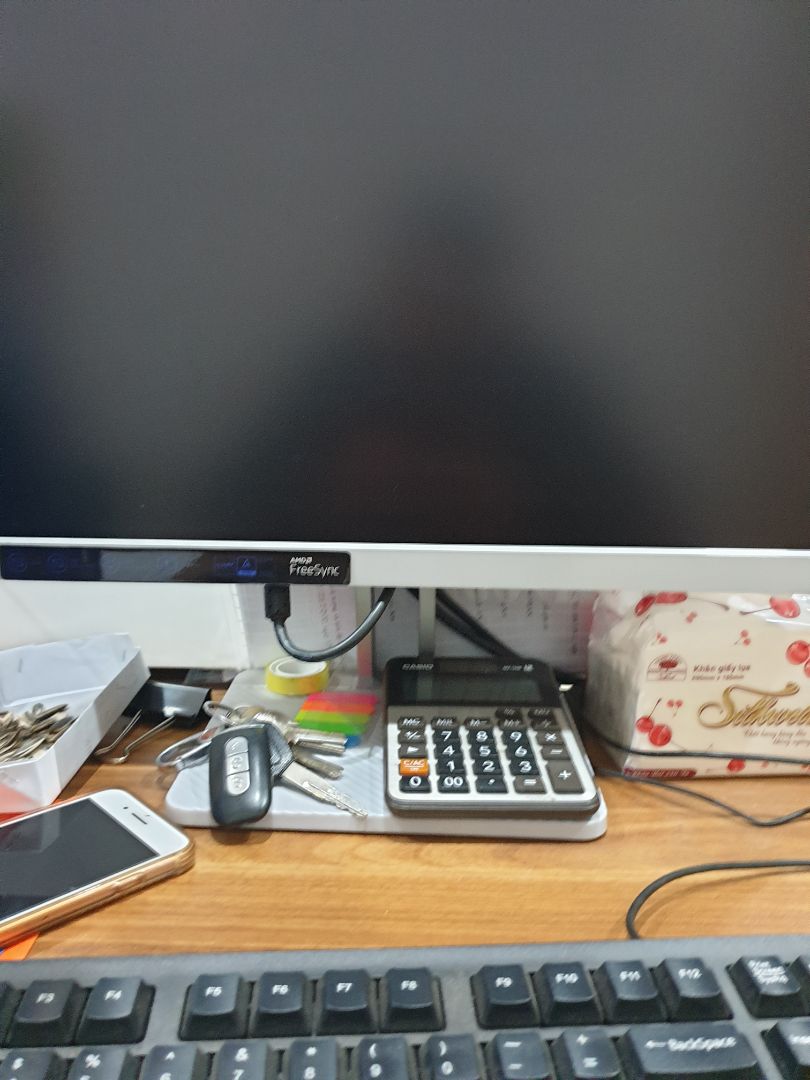 Máy kêu khá to, lực hút mạnh. Dây điện hơi ngắn.