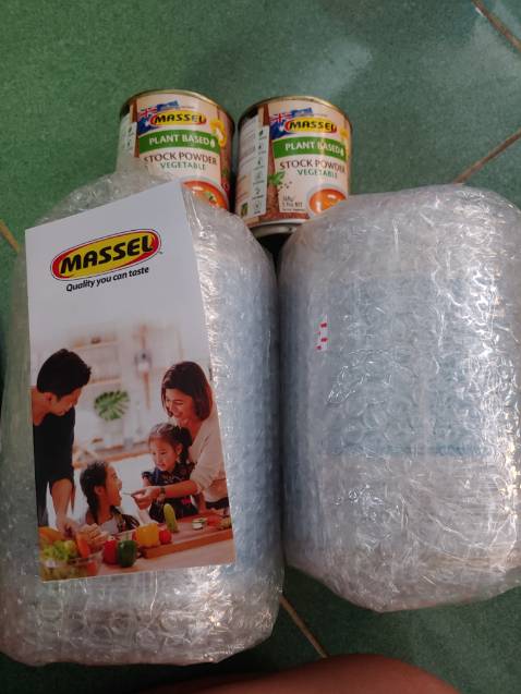 Đóng gói khá cẩn thận giao hàng nhanh,giá cả dễ chịu hơn những shop khác và được tặng kèm 2 hũ hạt nêm.Mình rất hài lòng về sản phẩm sẽ tiếp tục mua khi nào dùng hết cảm ơn ạ