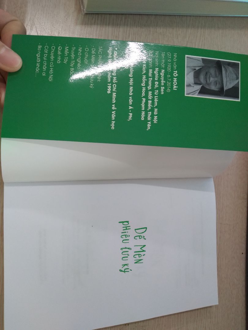 Đặt sách ở Tiki thực sự rất yên tâm luôn. Đóng gói cẩn thận, giao hàng sách. Sách đẹp, nội dung của Dế Mèn phiêu lưu ký thì quá kinh điển rồi nên mk không nói về nội dung nữa. Sách thực sự rất đáng mua, giá cũng rẻ nữa🥰