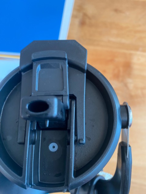 Đẹp, chuẩn giữ nhiệt, giao hàng nhanh, gói kỹ, đủ sp, nhưng thiết kế có ống hut hơi khó khăn, bỏ đá vào thì khó đậy nắp, còn hút nước thì mất 2 ngày mới hiểu tại sao hút ko lên..kkk