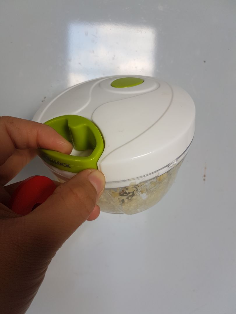 xay cháo cho bé ăn dặm cũng quá tiện xay ớt xat tỏi gì cũng đc hết ý. mình chưa xay thịt nên k biết. cơ mà có cái này con mình nó hào hứng cùng tham gia giúp mình lắm. Dừa Lòng Dừa dạ nhắm hjhj thankiu