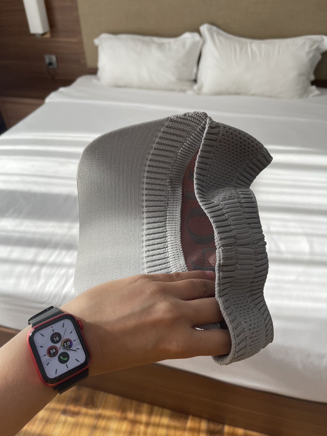 Giao hàng rất nhanh, mũ đội êm không đau đầu, chất lượng khá ok. Tiện lợi nhỏ gọn, rất ưng.