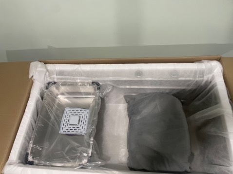 Ban đầu mình đặt chậu bự quá khi nhận đc lắp không vừa, sau đó có hỏi shop tư vấn để đặt lại chậu có kích thước phù hợp mặc dù bị charge phí đổi 10% nhưng vẫn thấy hài lòng, Chậu dạng vuông góc hiện đại, màu trắng sáng bóng và dễ lau chùi. Cách lắp đặt rất đơn giản và nhanh chóng, khi lắp chỗ nào k rõ thì nhắn shop hỗ trợ. Mình chỉ cần gắn nó vào lỗ đá đã cắt và kết nối với ống nước là xong, Nói chung là hài lòng, shop nhiệt tình, mọi người nên mua nhé,