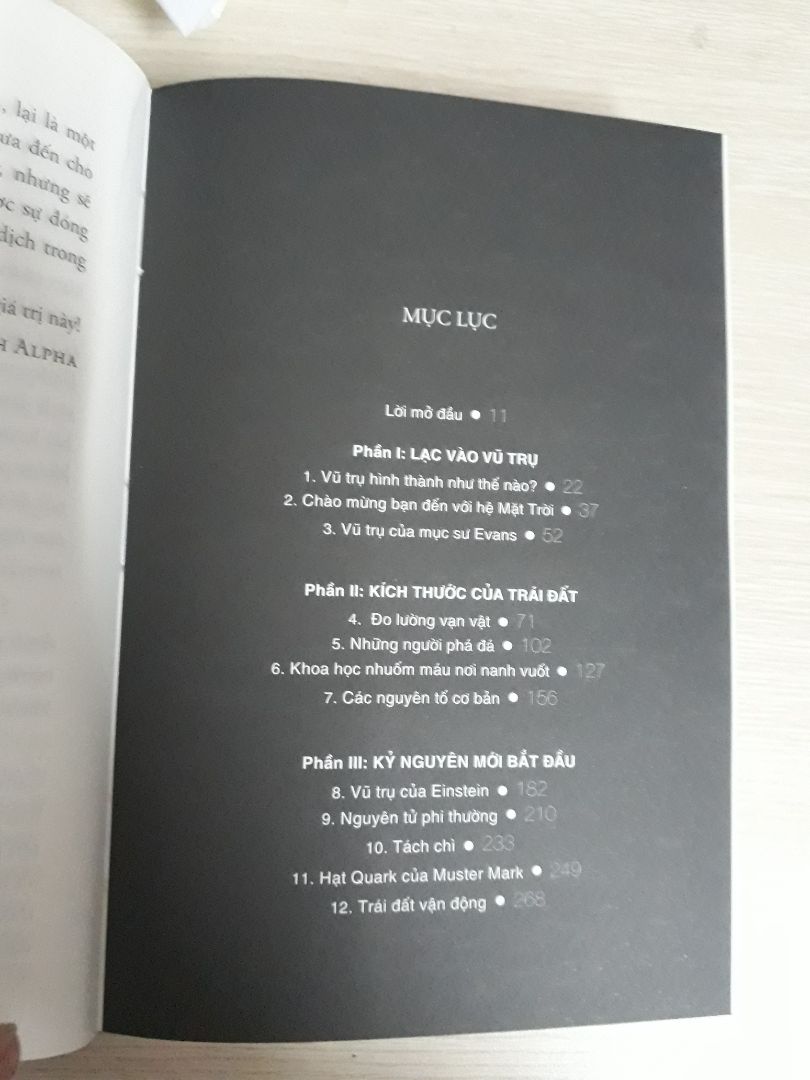 Sách rất hữu ích cho những người muốn tìm hiểu về thiên văn học, các định luật vật lý. Tiki đóng gói cẩn thận và giao hàng nhanh.