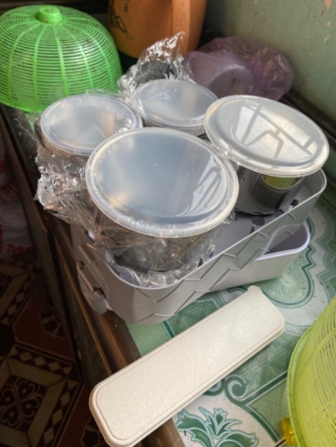 Hàng shop giao không có dây điện , nt shop trả lời chậm . Đề nghị tiki xem lại và cách giải hàng