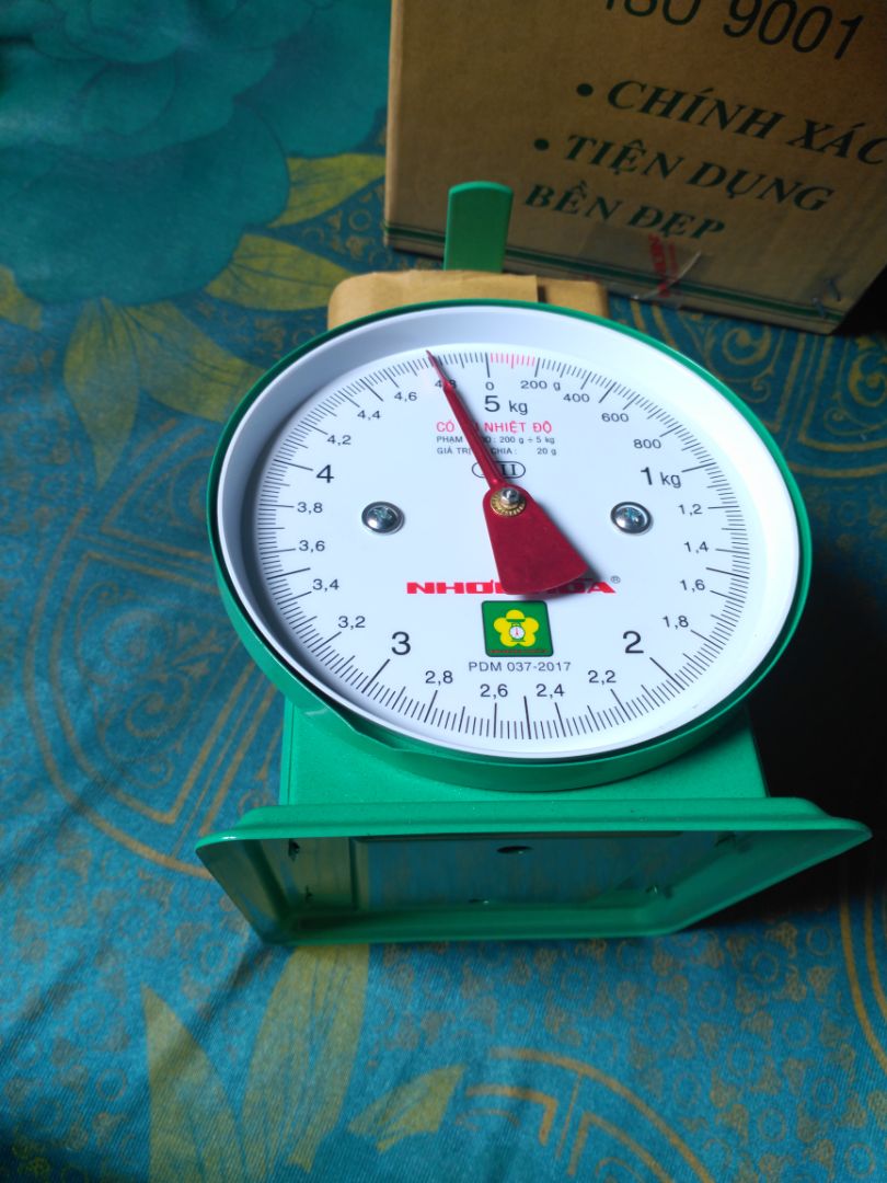 cân bi mop, không đong lắp nhua lai dc, shop ban đô lua đao, moi nguoi không len mua o shop nay. vi so tien nho len không muon lm lớn truyen. binh luân nay de cho moi nguoi tranh xa shop nay ra.