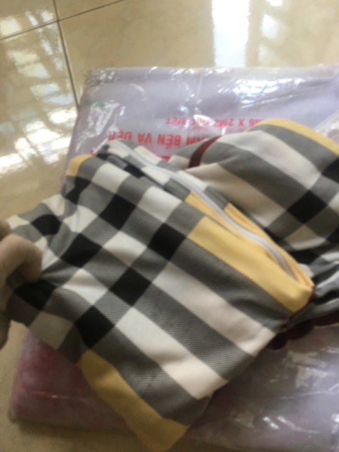 Tạm ổn. Vải khá dày dặn và láng mịn. Giao hàng nhanh. Cảm ơn shop đã phục vụ