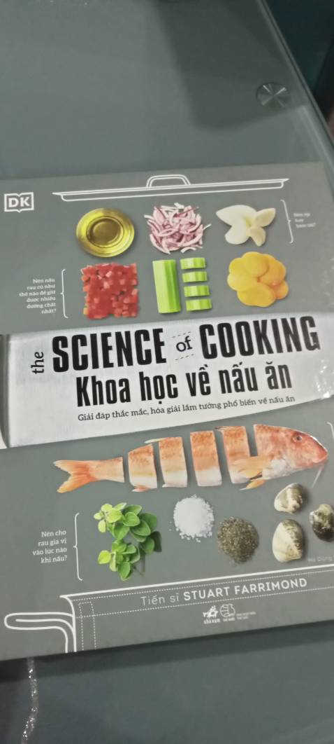 Quyển sách rất tuyệt vời, đáng để mua. Đây  là kiến thức về nấu ăn mà ai muốn trở thành nội trợ hay đầu bếp bắt đầu từ số 0, muốn nấu ngon đều phải biết, tác giả chỉ rất chi tiết. Đọc xong quyển này, sẽ tự tin trong việc nấu nướng. Nên đọc nhé Quyển sách rất tuyệt vời, đáng để mua. Đây  là kiến thức về nấu ăn mà ai muốn trở thành nội trợ hay đầu bếp bắt đầu từ số 0, muốn nấu ngon đều phải biết, tác giả chỉ rất chi tiết. Đọc xong quyển này, sẽ tự tin trong việc nấu nướng. Nên đọc nhé