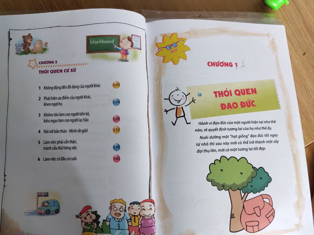 Chất lượng từ bìa vào trong là đẹp, nội dung rất hữu ích, tớ sẵn sàng kiếm xiền để mua cả bộ sách kiểu vầy để đỡ tốn năng lượng tiêu cực khi dạy con, chịu khó đọc cho con nghe bằng giọng của mẹ bé sẽ vừa tiếp thu vừa ấn tượng mà cũng vừa gắn bó với mẹ thêm.