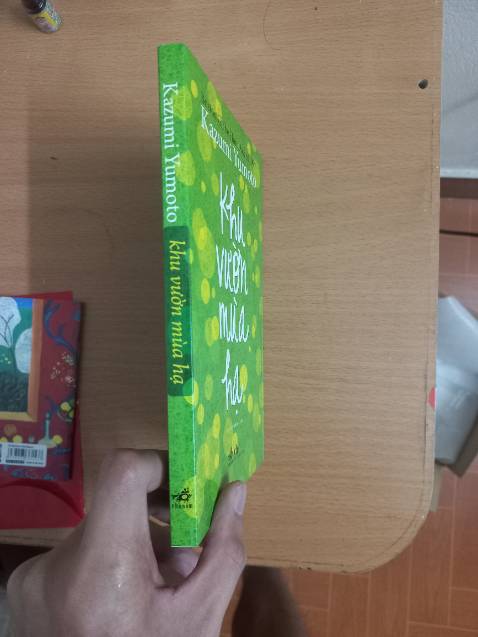 Sản phẩm được đóng gói cẩn thận, không cong, rách. Shop, tiki giao hàng nhanh