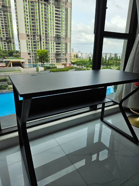 Bàn dễ ráp, chắc chắn