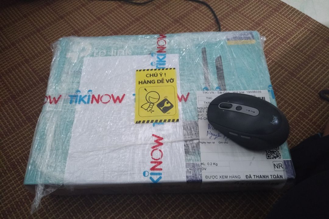 sản phẩm tuyệt vời, có điều nhân viên tư vấn của tiki bảo là bản v2.8 mà khi nhận được lại là bản v2, quá thất vọng với cách làm ăn của tiki. yêu cầu đổi sản phẩm cũng không giải quyết.
về sản phẩm, đây là sản phẩm tuyệt vời, có cổng lan và wan đạt tốc độ gigabit giúp băng thông mạng trên 100 mbps.