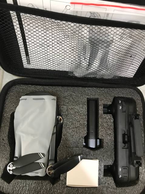 Flycam đẹp, shop gửi đầy đủ phụ kiện, lần đầy bay nhưng vẫn mượt nha, không rành lắm nhưng shop hỗ trợ nhiệt tình.