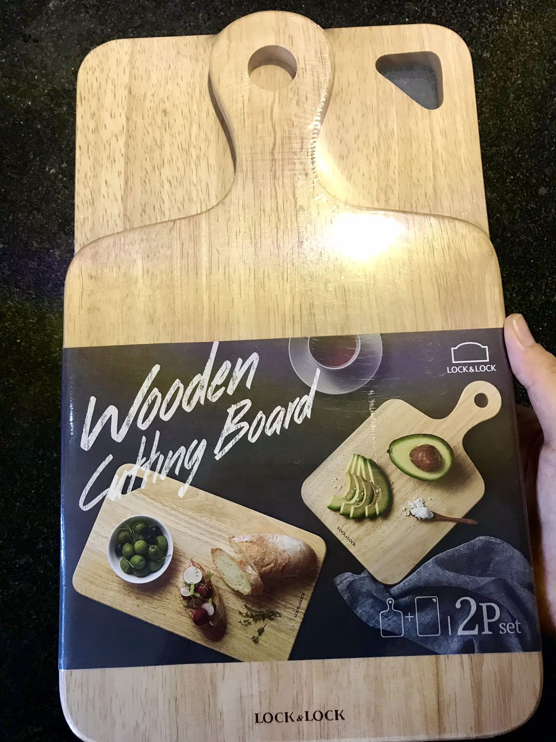 Đóng gói rất xịn. Hàng nhận được phải gọi là wow. Mình chưa bao giờ thất vọng khi mua các đồ dùng nhà bếp, sách & các loại hạt trên tiki. Đúng kiểu hàng chất lượng, xịn.
Chỉ duy nhất một điều là đợt này (từ khi đợt dịch lần 2) tiki tính phí ship quá cao so với giá trị đơn hàng & hay tách riêng lẻ từng sp cho mỗi đơn, việc này đồng nghĩa là phí ship tổng cộng mỗi lần mình order hàng là rất cao (so với mọi lần trước đều gộp sp lại).